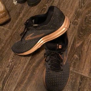 Brooks womens